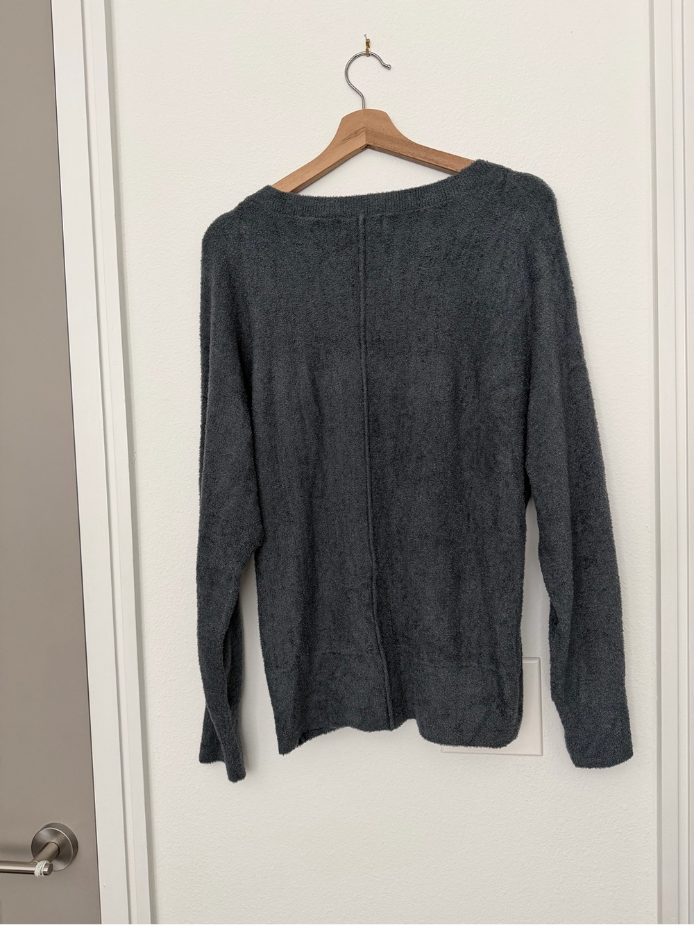 BAREFOOT DREAMS • seamed dollman pullover in deep jade - Picture 2 of 4
